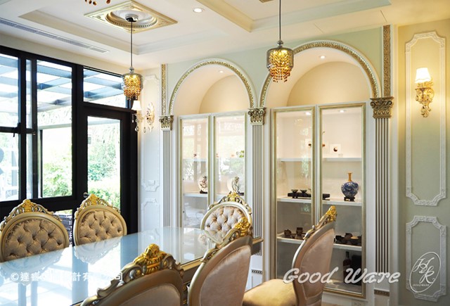 Rococo molding
