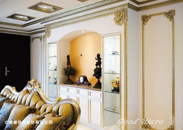 Rococo molding