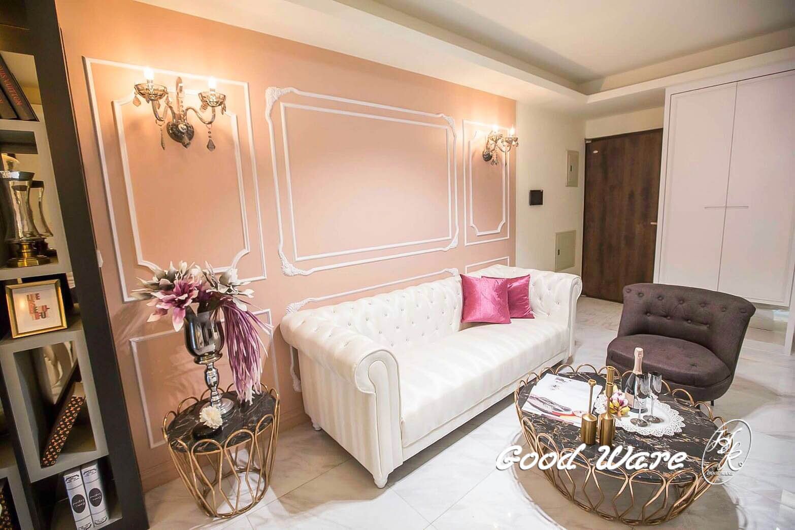 Flexible moldings