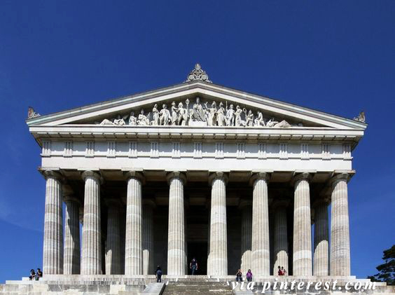 Corinthian order columns