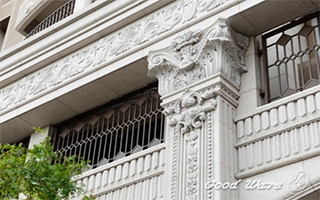 roman columns